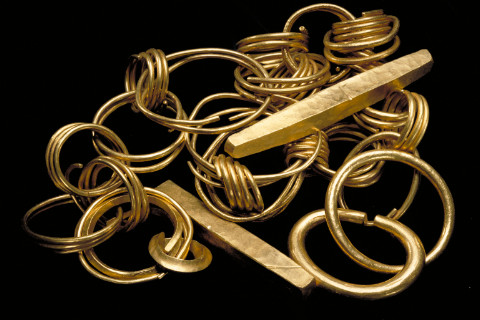 The largest gold-tresure from Scandinavia: Foto: Christer Åhlin, SHM