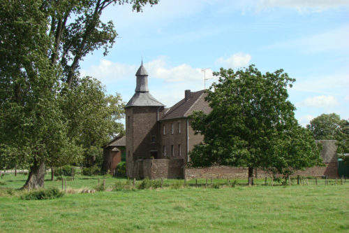 Haus Pesch before the demolition. Source: Wikipedia