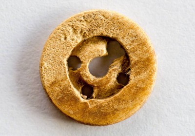 a medieval bone button from the deserted village in Krakau near Peissen