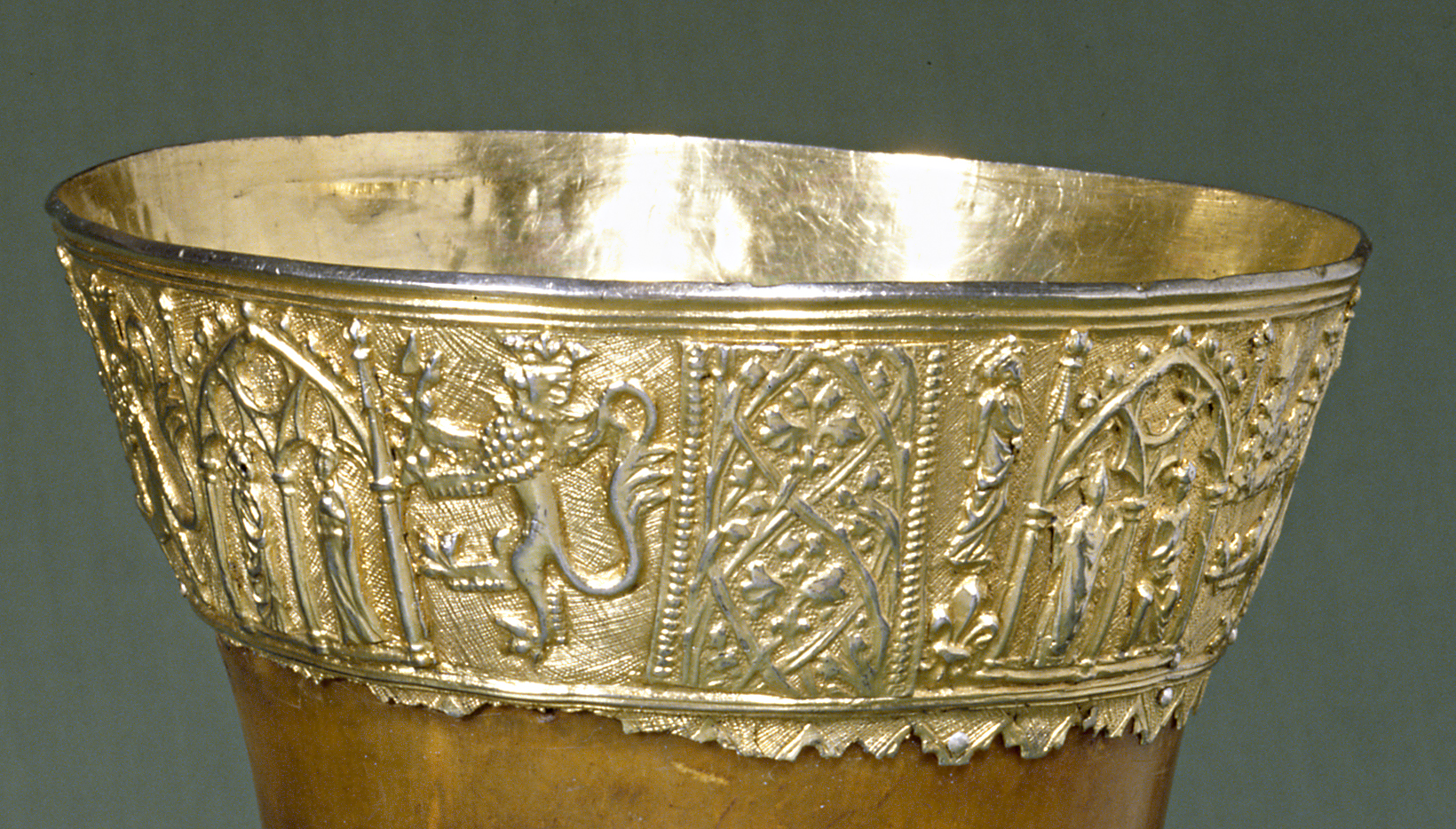 Detail of rim. Smaller Norwegian Royal drinking Horn © Natmus/Lennert Larsen