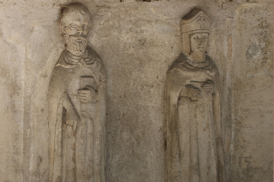 Abelard and Heloise in a relief from the tomb at Paraclet. Now at Pierre Lachiase in Paris. Source: Wikipedia